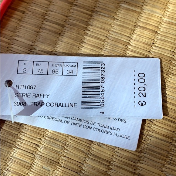 🇮🇹 NWT fluorescent 👙 top - Picture 3 of 9